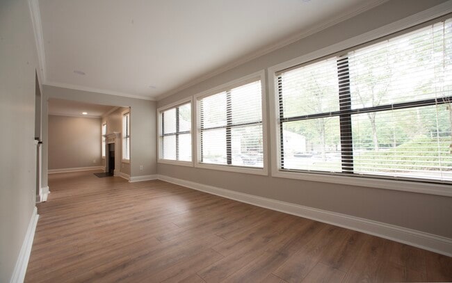 Dining Room or Sun Room - 1101 Old Hammond Chase