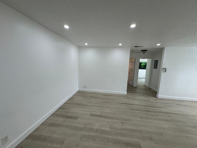 Foto del edificio - 11660 NW 45th St