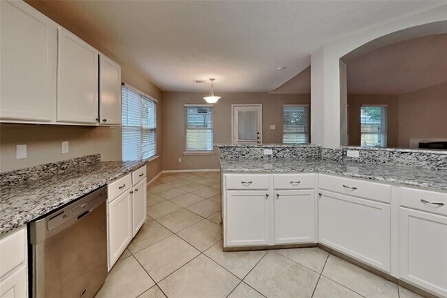 Foto del edificio - 4919 Sentry Woods Ln