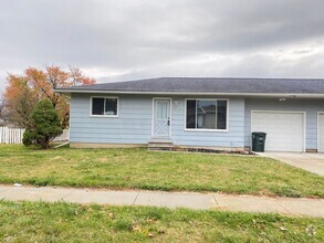 Building Photo - 3741 Joan Dr