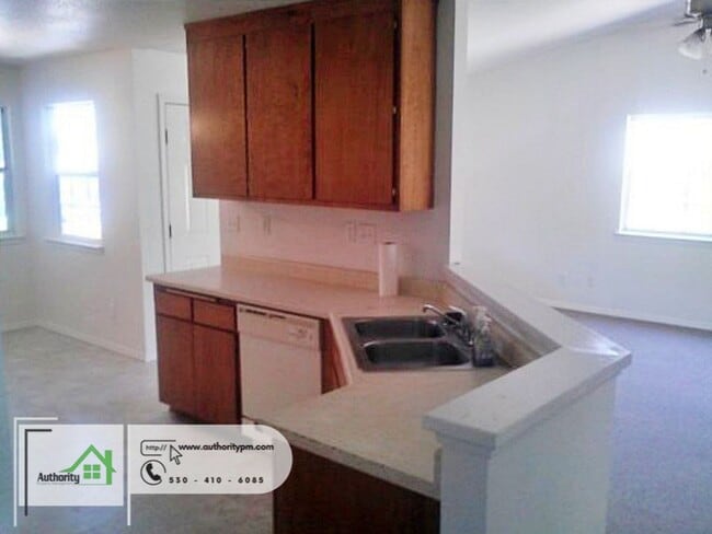 Building Photo - 3847 Red Bluff St