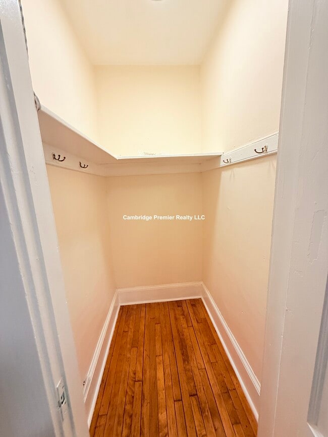 Building Photo - 22 Brainerd Rd