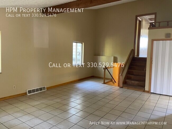 Building Photo - Split Level Home For Rent!!