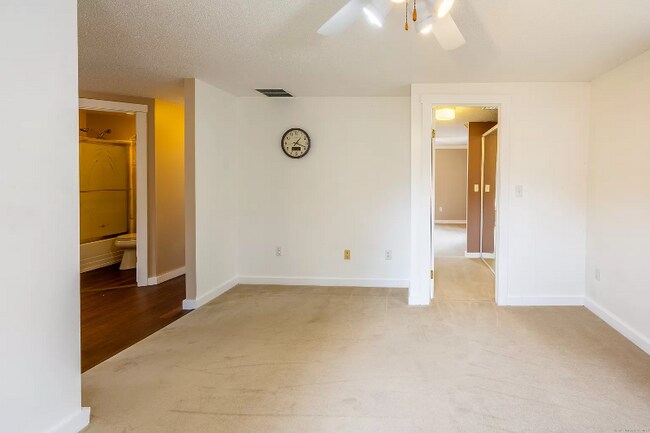 Building Photo - 5 Mixville Rd