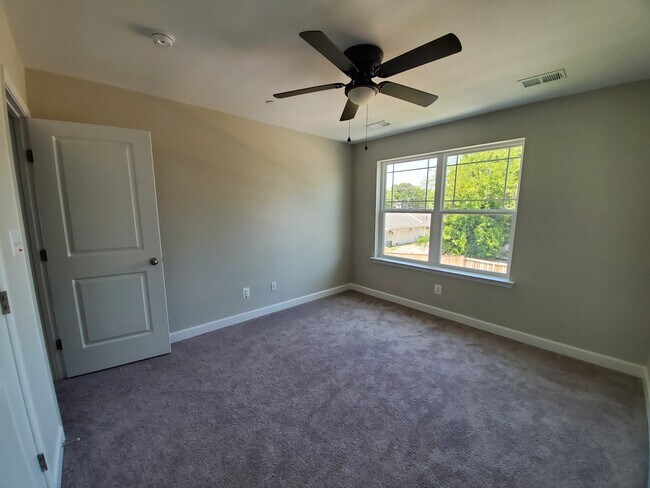 Foto del edificio - 599 227th St