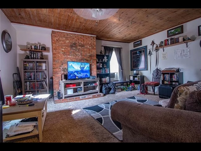 Building Photo - 206 N Main St