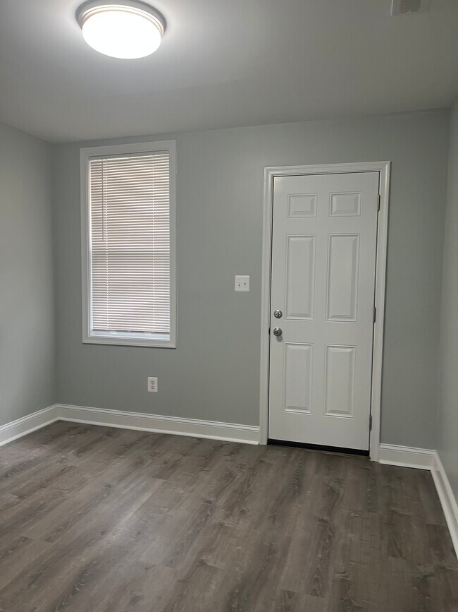 bedroom - 2615 Maryland Ave