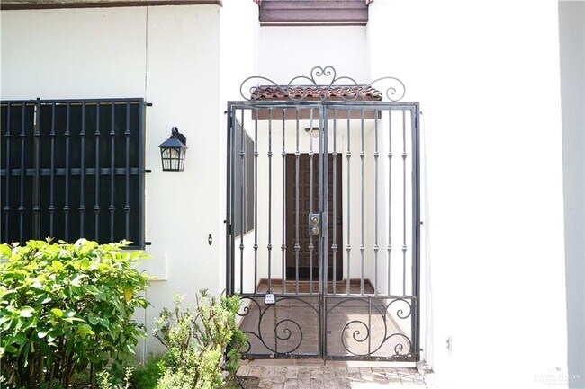 Foto del edificio - 126 E Shasta Ave