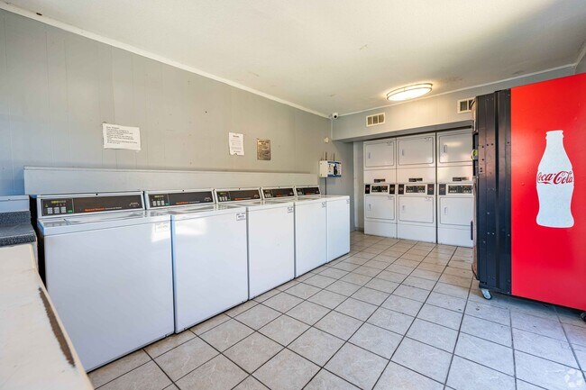 Foto del edificio - Compass Pointe Apartments