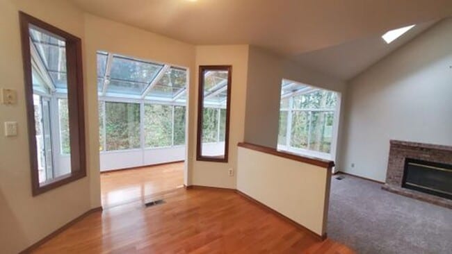Building Photo - Cedar Mill Hidden Gem!!