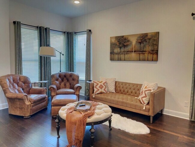 Foto del edificio - 5245 Lusso Trl