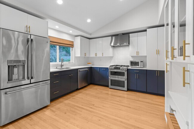 Foto del edificio - 4 bedroom 3 bath Mercer Island