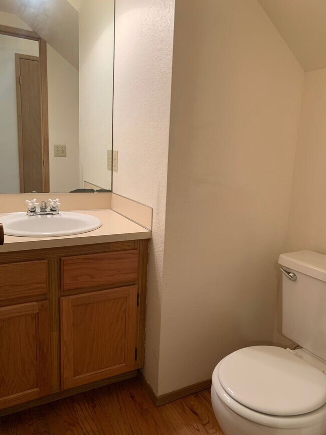 Building Photo - 3 Bedroom Federal Way Home!