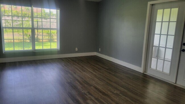 Foto del edificio - 9520 W Daffodil Ln