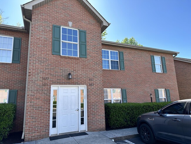 Building Photo - 1627 Maple View Way