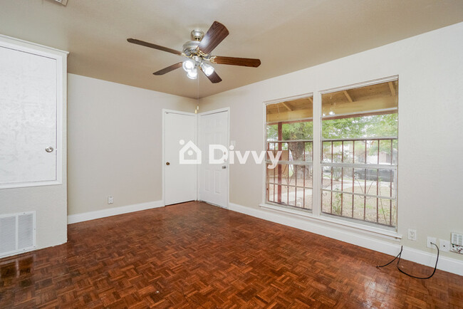Building Photo - 2219 Palomino Dr, San Antonio, TX 78227