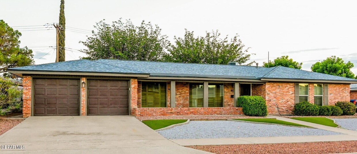 Primary Photo - 9104 W H Burges Dr