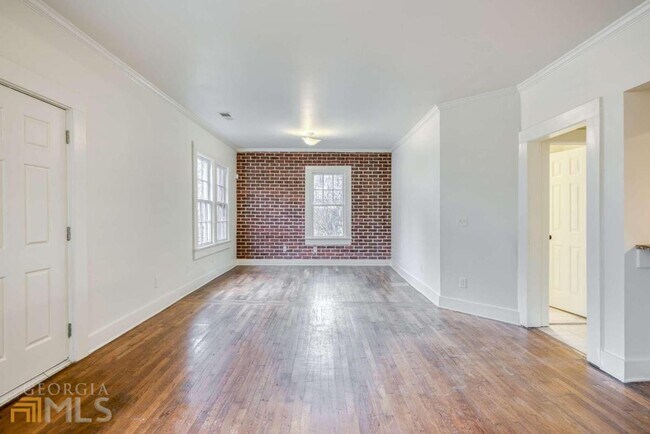 Building Photo - 651 Moreland Ave SE
