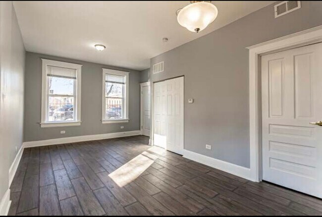 Foto del edificio - 3111 W 25th St