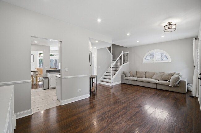 Foto del edificio - 843 Newbury Ct