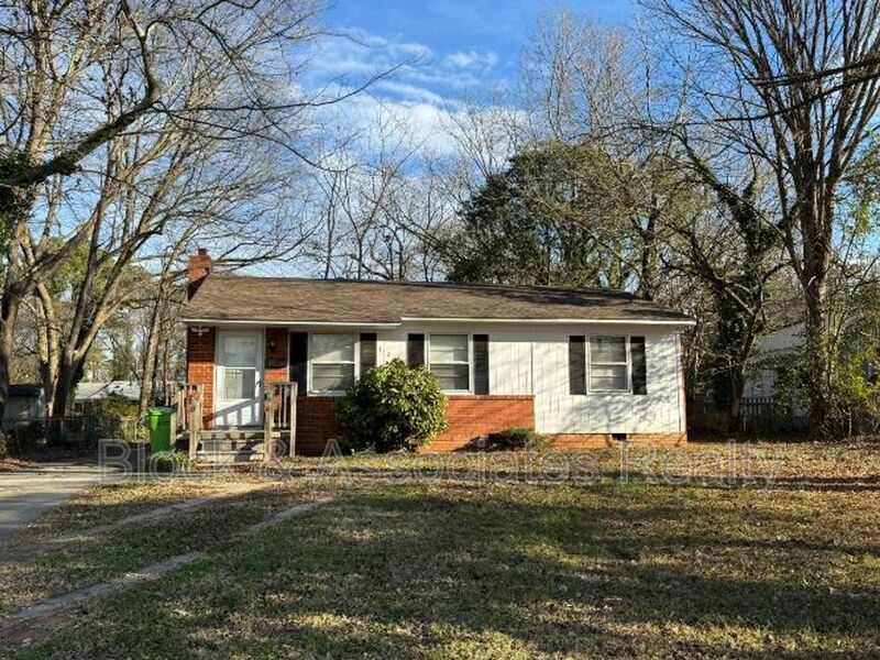 Primary Photo - 1214 Downing Rd