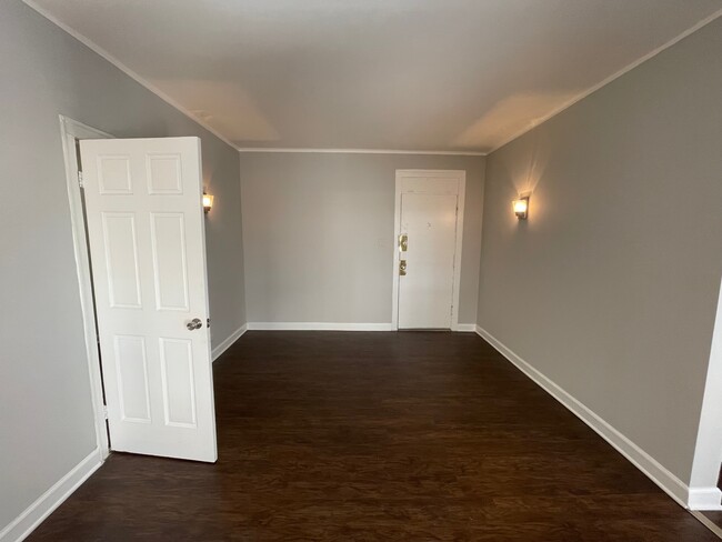 Foto del edificio - 3935 W Diversey Ave