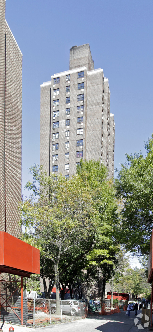 Building Photo - West Farms Square Plaza Apartments II