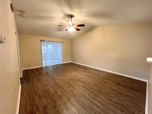 Foto del edificio - 805 Sleepy Harbour Dr