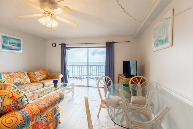 Foto del edificio - 8743 Thomas Dr