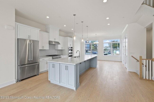 Building Photo - 3 Valiant Ct