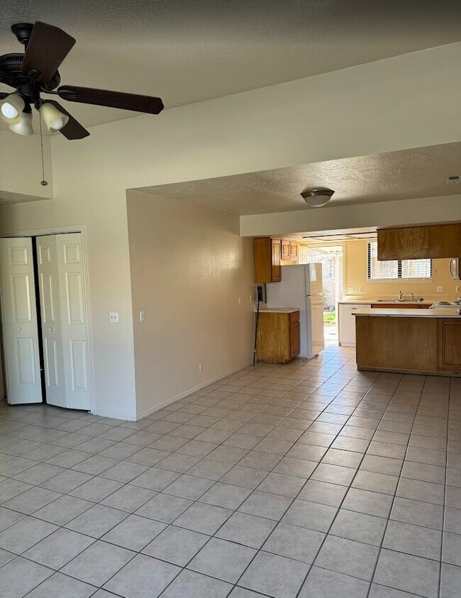 Foto del edificio - 1075 N 1400 W