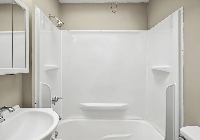 Building Photo - 2405 S 57th St