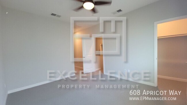 Building Photo - 3 Story 3/3 Townhouse, 2 Car Tandem Garage...