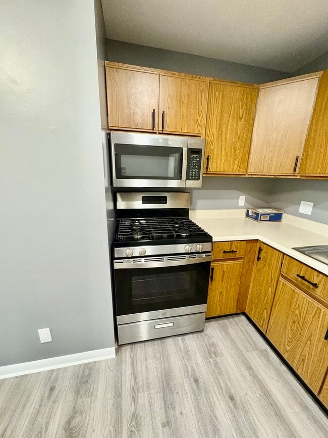 Building Photo - 2350 Carnation Dr