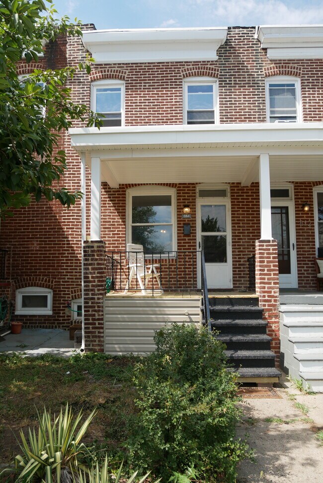Front Street View - 814 WEST 32ND STREET