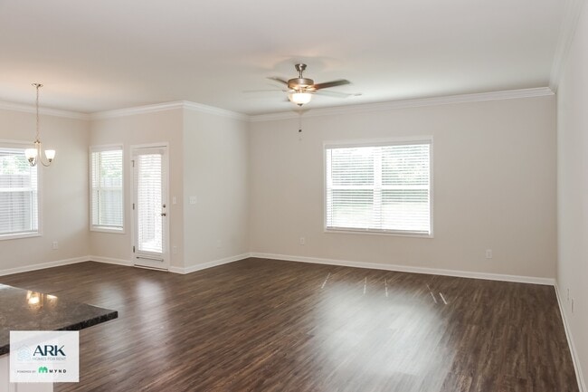 Building Photo - 12847 Tallulah Dr