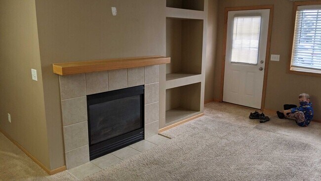Building Photo - 2487 Yellowstone Dr