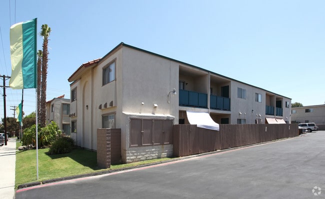 Building Photo - Oasis Del Sol