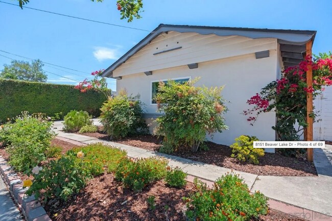 Building Photo - 8151 Beaver Lake Dr