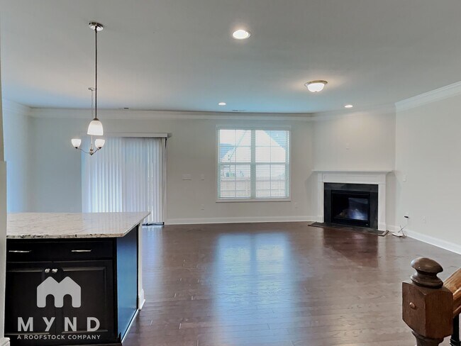 Foto del edificio - 7377 Birchshire Dr