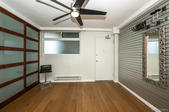 Building Photo - 830 Shore 4Q
