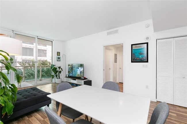 Foto del edificio - 950 Brickell Bay Dr