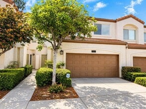 Building Photo - 1048 Explanada St