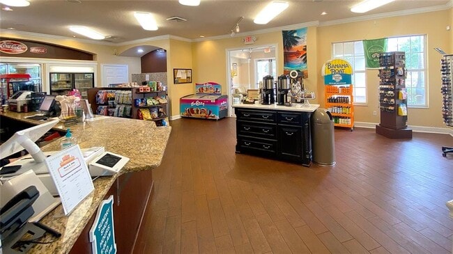 Building Photo - 2338 Silver Palm Dr