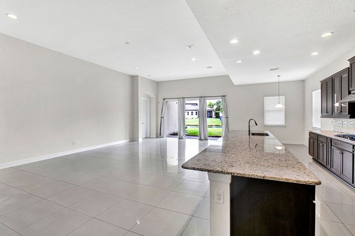 Primary Photo - $4,195 Modern 4 Bedroom 3 Bath Gated House...