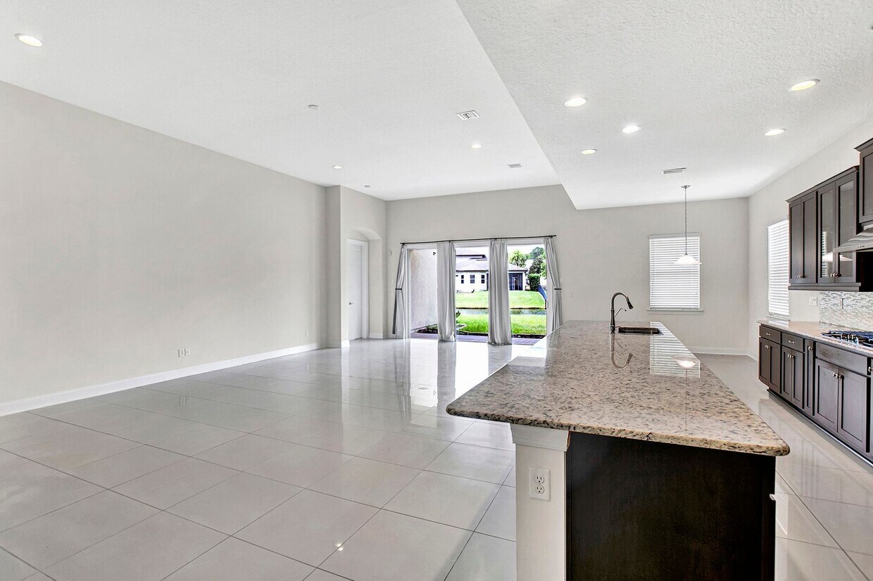 Foto principal - Beautiful 4B/3B with Bonus Office Space Fo...