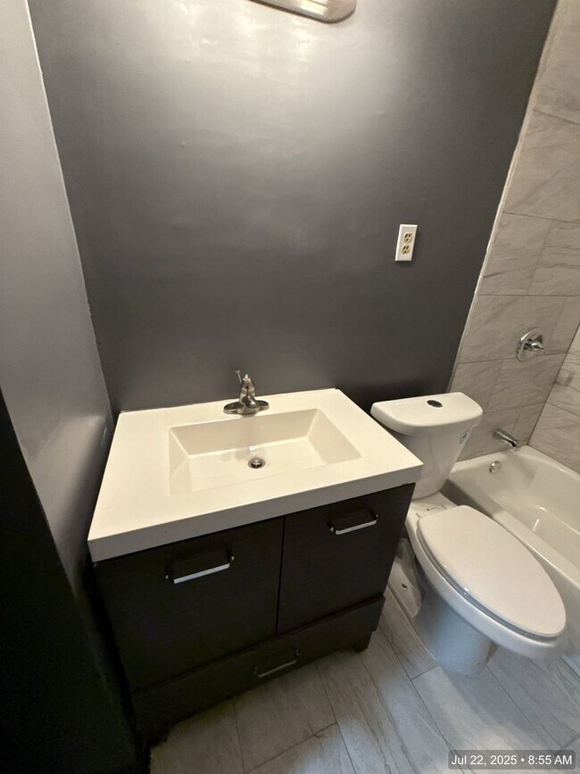 Building Photo - Fully Renovated 4BR Home in Highland Heights – Section 8 Welcome!