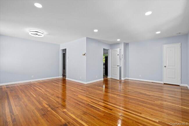 Foto del edificio - 268-04 83rd Ave