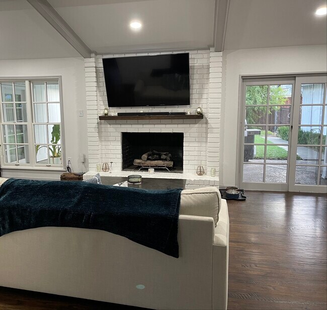 Foto del edificio - 7414 Meadow Rd