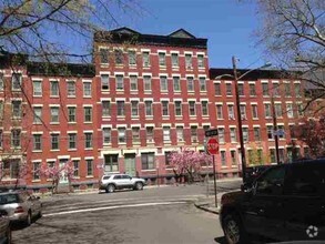 Building Photo - 264 9th St